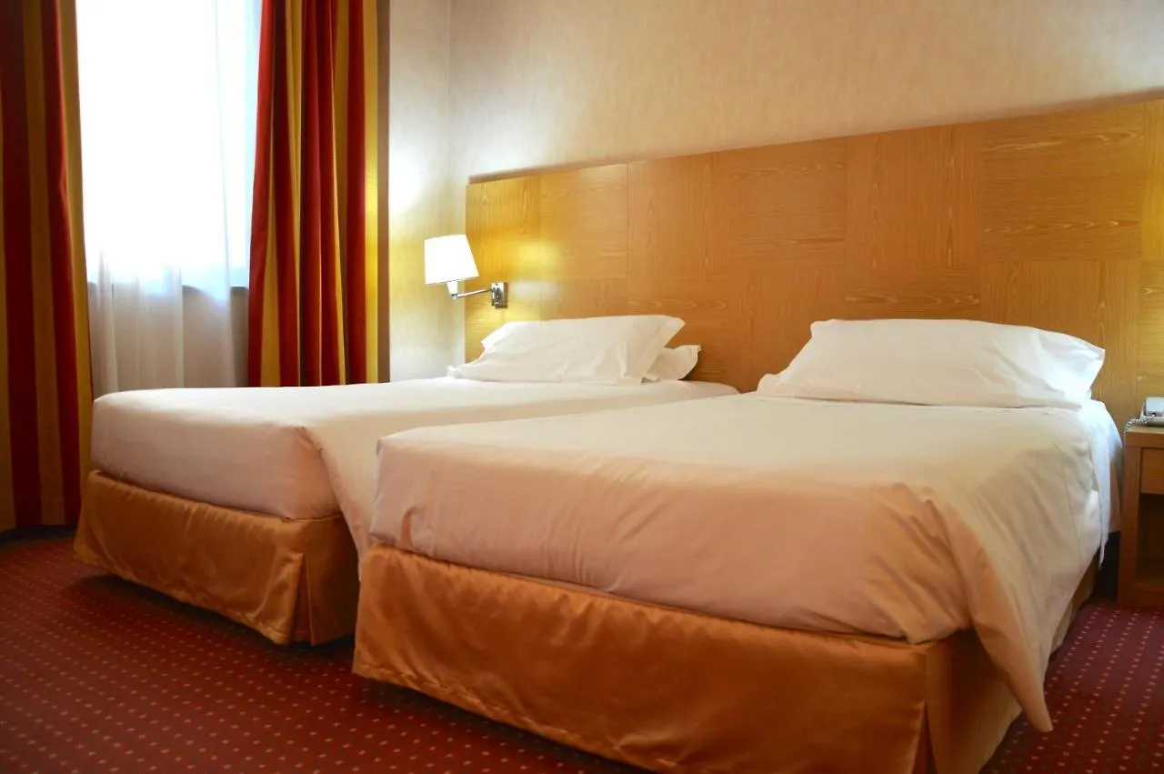 Best Western Cavalieri Della Corona Cardano Al Campo
