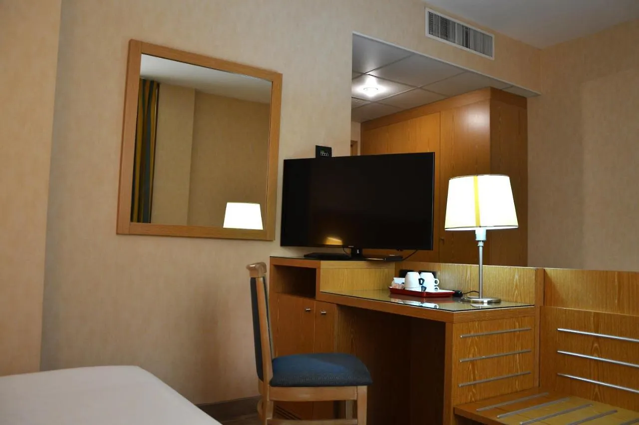 Best Western Cavalieri Della Corona Cardano Al Campo