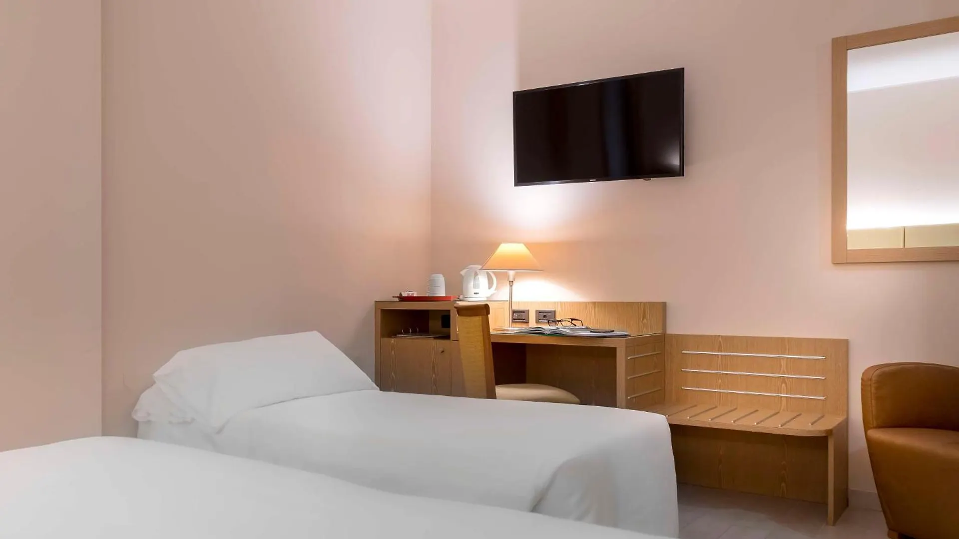 Best Western Cavalieri Della Corona Cardano Al Campo Hotel