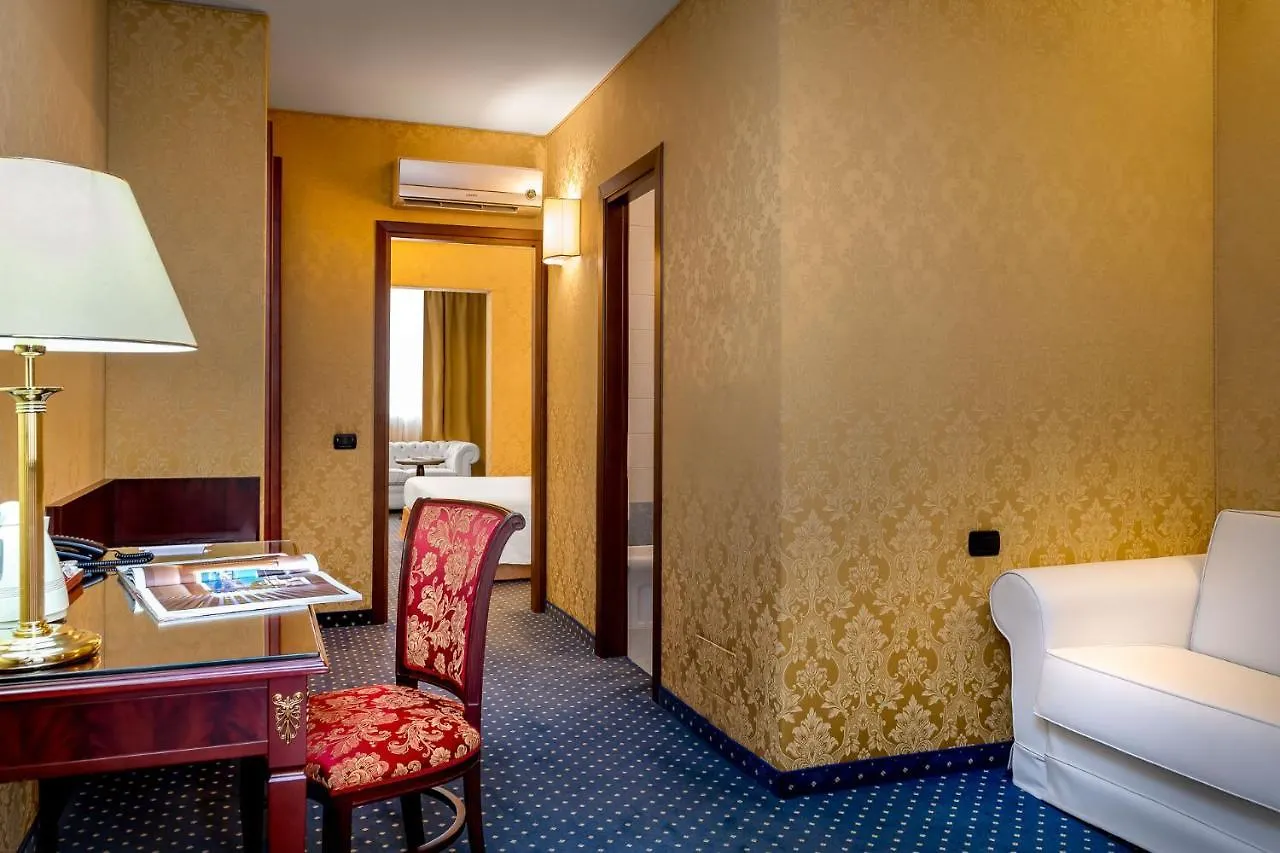 Best Western Cavalieri Della Corona Cardano Al Campo 4*,