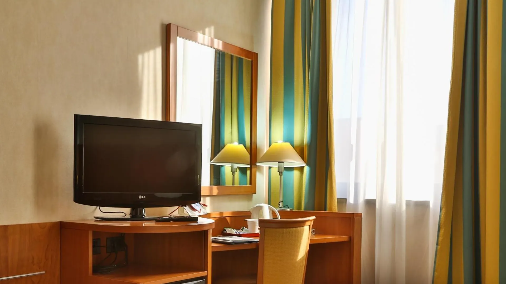 Hotell Best Western Cavalieri Della Corona Cardano Al Campo