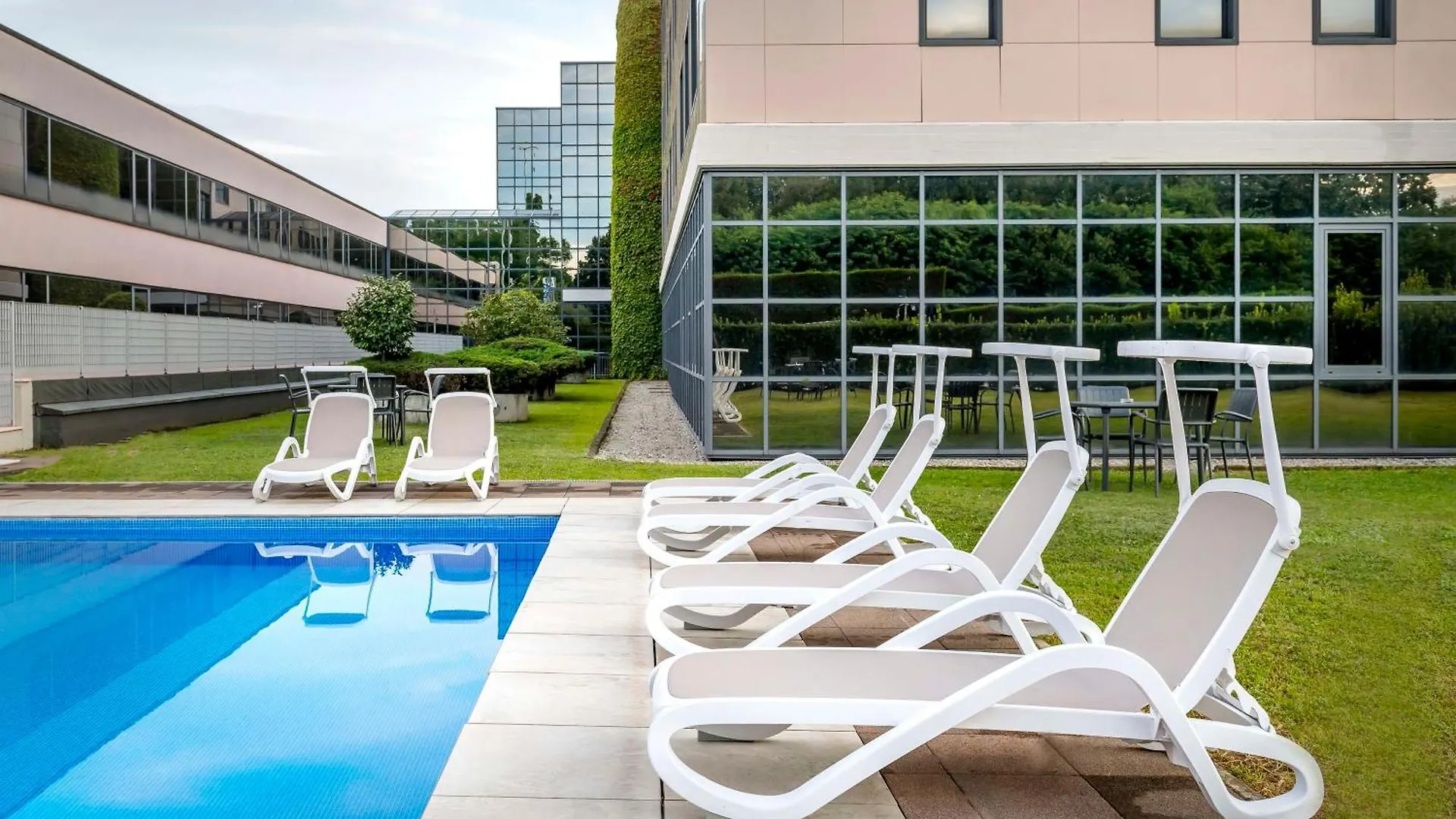 **** Hotell Best Western Cavalieri Della Corona Cardano Al Campo Italien