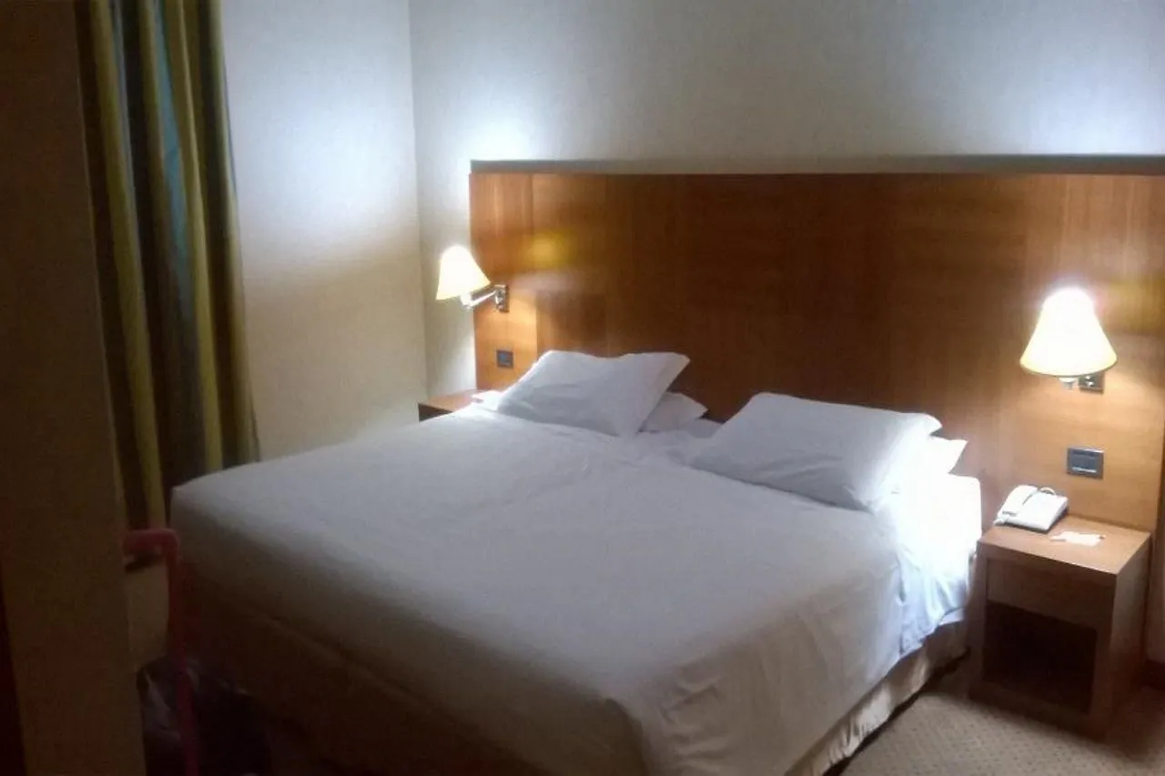Best Western Cavalieri Della Corona Cardano Al Campo 4*,