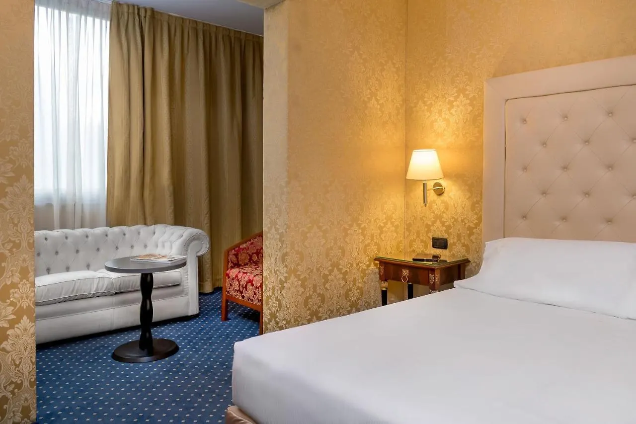 **** Hotell Best Western Cavalieri Della Corona Cardano Al Campo Italien